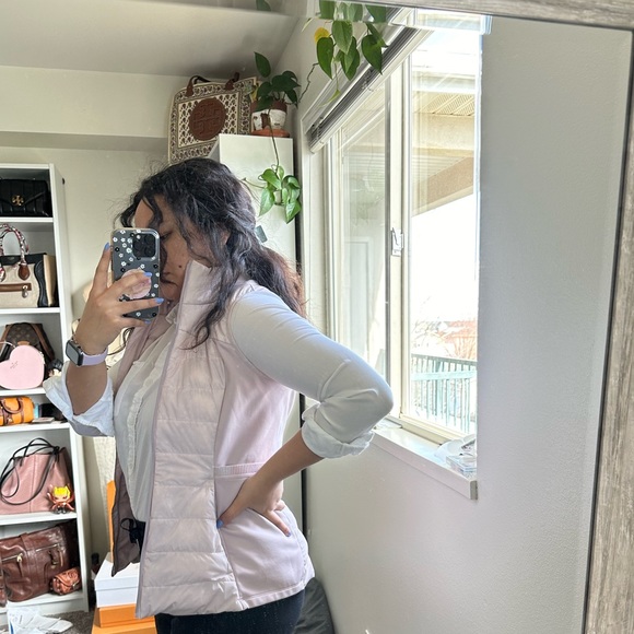 Lululemon Down for It All Vest in Porcelain Pink 6 - Picture 12 of 14